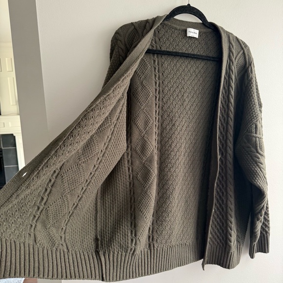 Aritzia Peggy Cardigan - Picture 3 of 12